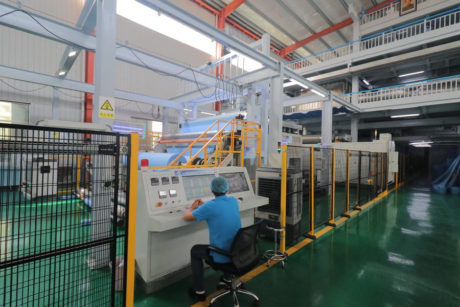 Xinyang Yihe Non-Woven Co., Ltd. linia produkcyjna producenta